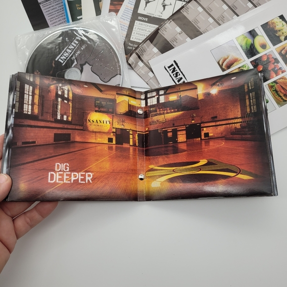 BEACHBODY | Insanity workout DVD set - Picture 9 of 16